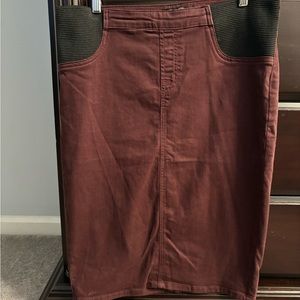 Maternity skirt.